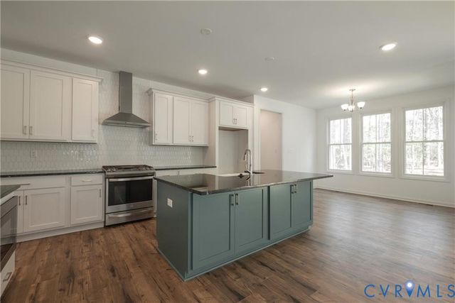 5720 Chaucer Dr, Providence Forge, VA 23140