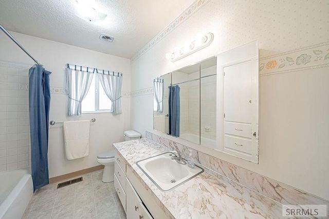 3925 E 109 N, Ucon, ID 83454