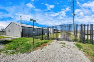 6111 Jacks Alley, Wallis, TX 77485