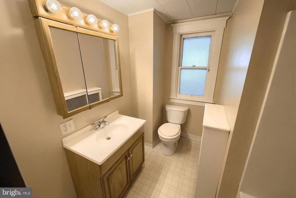 Image 16 of property listing at 116 S FRANKLIN ST, Red Lion, PA 17356