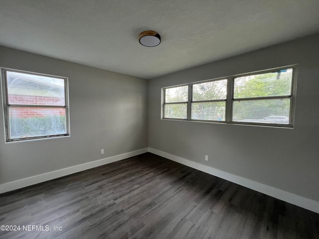 2535 ROGERO Road, Jacksonville, FL 32211