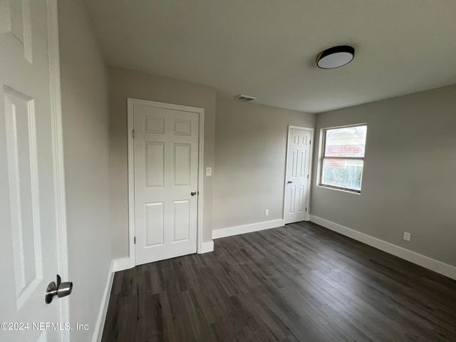 2535 ROGERO Road, Jacksonville, FL 32211