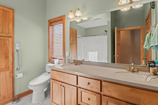 216 Steeple Court, Johnson Creek, WI 53038