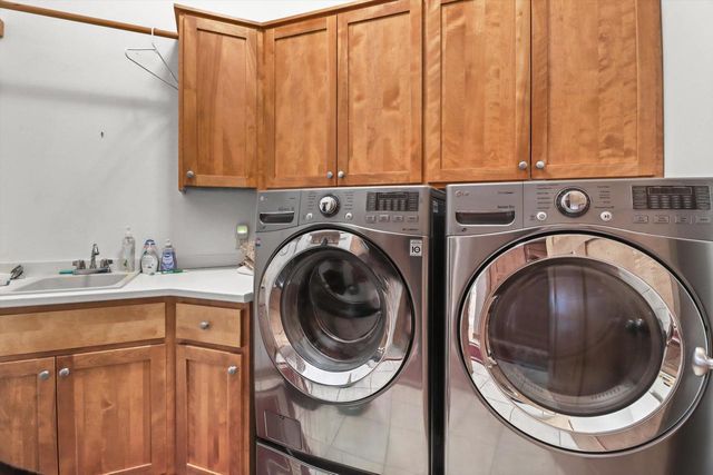 216 Steeple Court, Johnson Creek, WI 53038