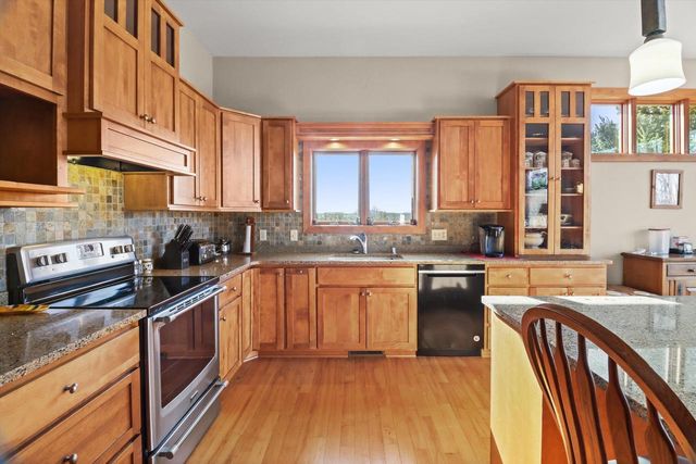 216 Steeple Court, Johnson Creek, WI 53038