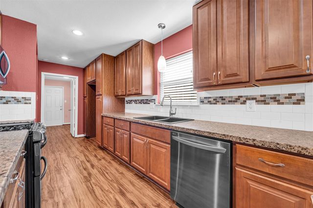 7422 Jackwood Street, Houston, TX 77074