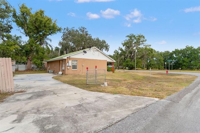 842 S HENDRY AVENUE, Fort Meade, FL 33841