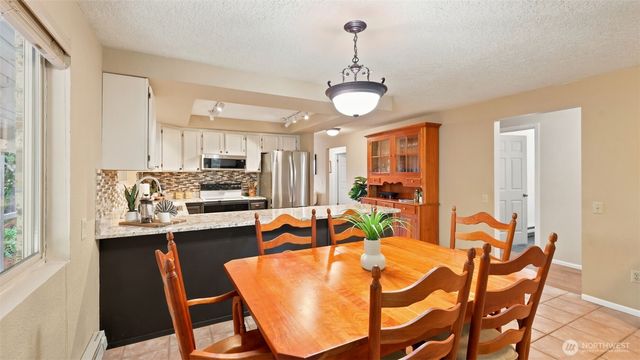 17630 86th Avenue NE, Bothell, WA 98011
