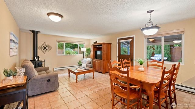 17630 86th Avenue NE, Bothell, WA 98011