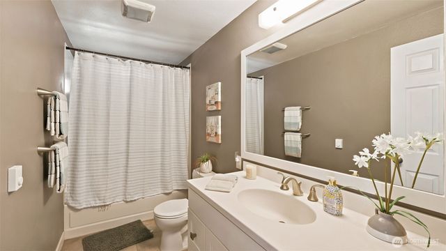 17630 86th Avenue NE, Bothell, WA 98011