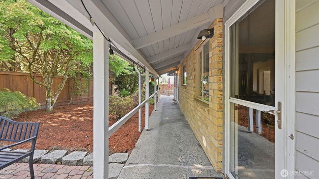 17630 86th Avenue NE, Bothell, WA 98011