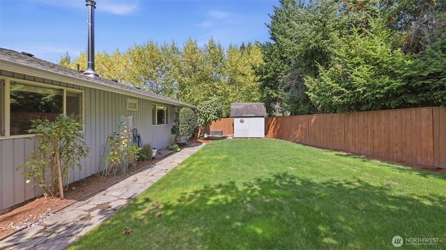 17630 86th Avenue NE, Bothell, WA 98011