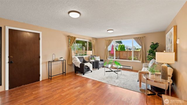 17630 86th Avenue NE, Bothell, WA 98011