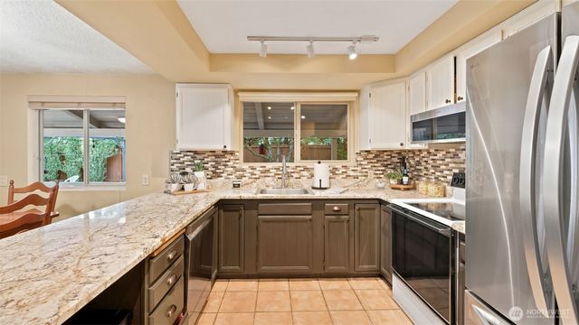 17630 86th Avenue NE, Bothell, WA 98011