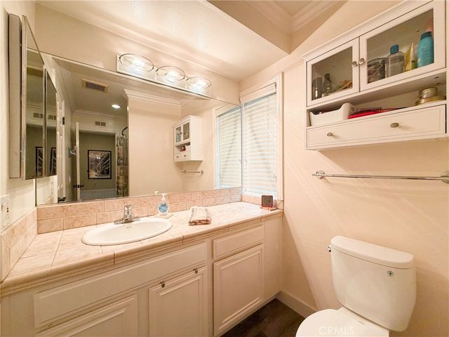 201 Green Heath, Thousand Oaks, CA 91361