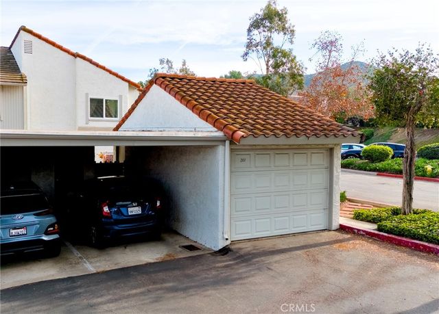 201 Green Heath, Thousand Oaks, CA 91361