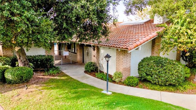 201 Green Heath, Thousand Oaks, CA 91361