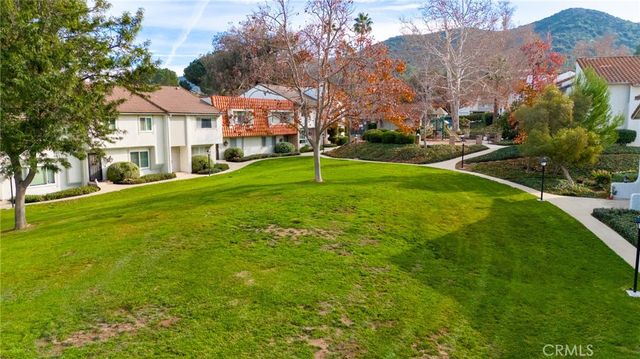201 Green Heath, Thousand Oaks, CA 91361