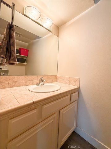 201 Green Heath, Thousand Oaks, CA 91361