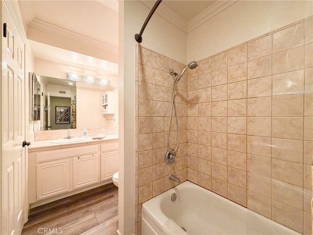 201 Green Heath, Thousand Oaks, CA 91361