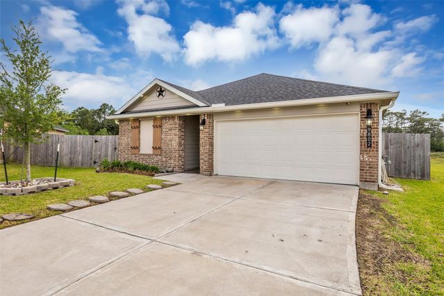9802 Palm Royal Drive, Baytown, TX 77521