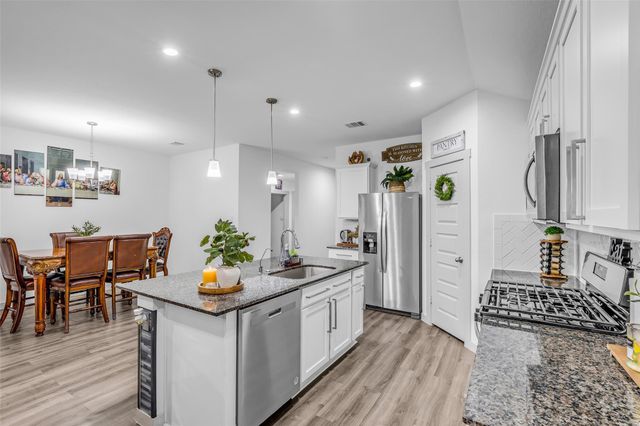 9802 Palm Royal Drive, Baytown, TX 77521