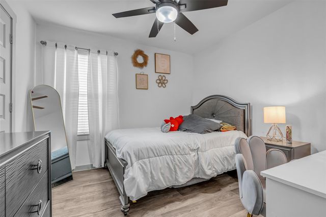 9802 Palm Royal Drive, Baytown, TX 77521