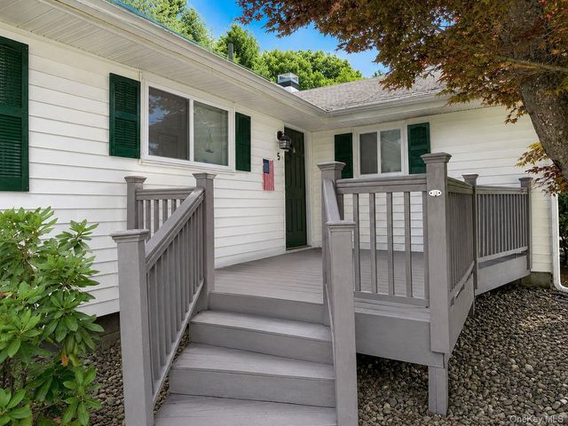 5 High View Terrace, Rock Hill, NY 12775