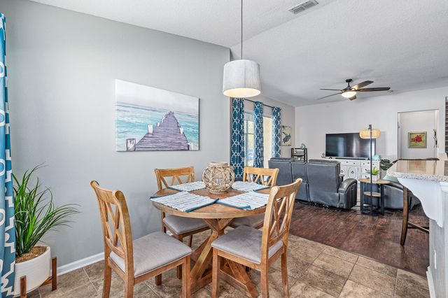 1353 Camp Ridge Ln, Middleburg, FL 32068