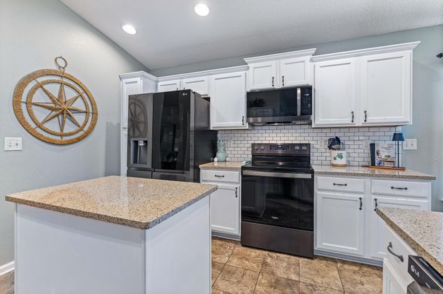 1353 Camp Ridge Ln, Middleburg, FL 32068