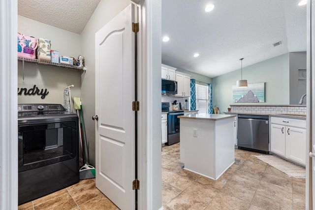 1353 Camp Ridge Ln, Middleburg, FL 32068