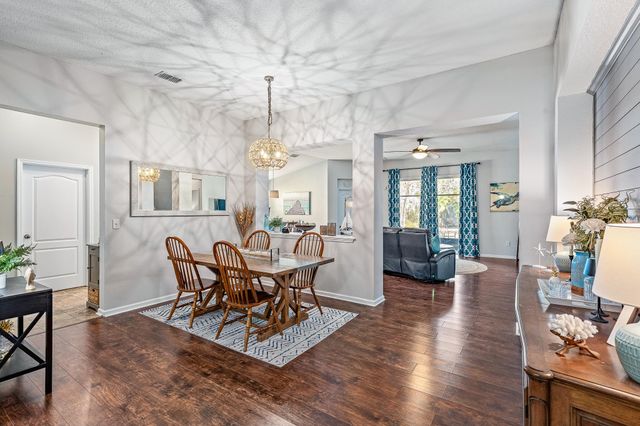 1353 Camp Ridge Ln, Middleburg, FL 32068