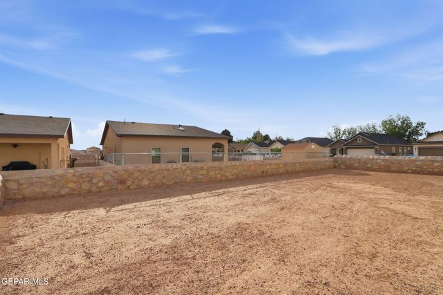 416 PLATEAU Drive, Socorro, TX 79927