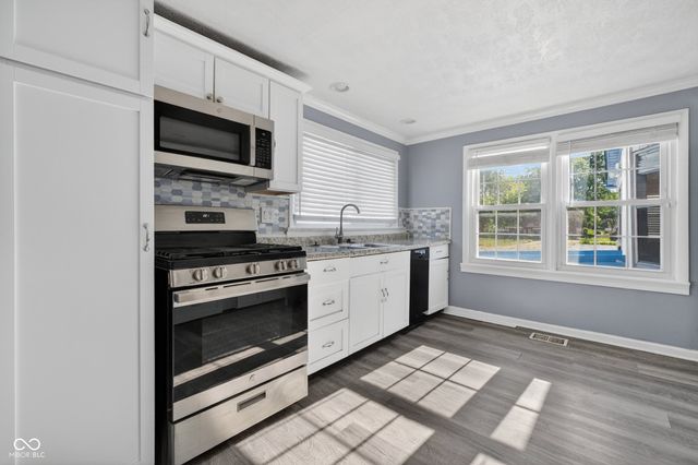 320 Peach Tree Lane, Indianapolis, IN 46219