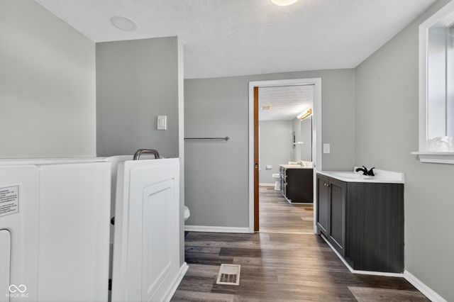 320 Peach Tree Lane, Indianapolis, IN 46219