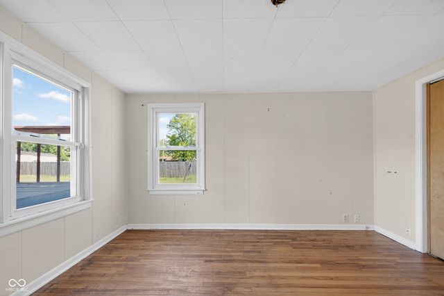 320 Peach Tree Lane, Indianapolis, IN 46219