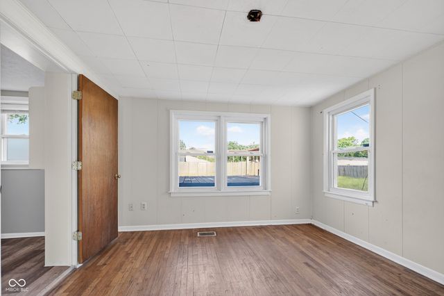 320 Peach Tree Lane, Indianapolis, IN 46219