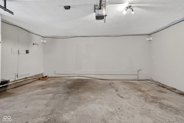 320 Peach Tree Lane, Indianapolis, IN 46219