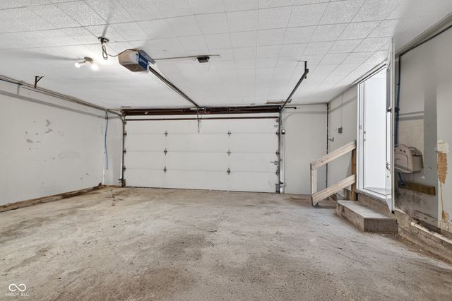 320 Peach Tree Lane, Indianapolis, IN 46219