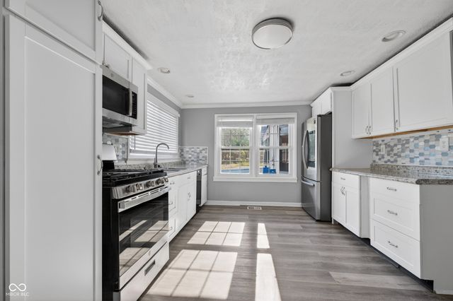 320 Peach Tree Lane, Indianapolis, IN 46219
