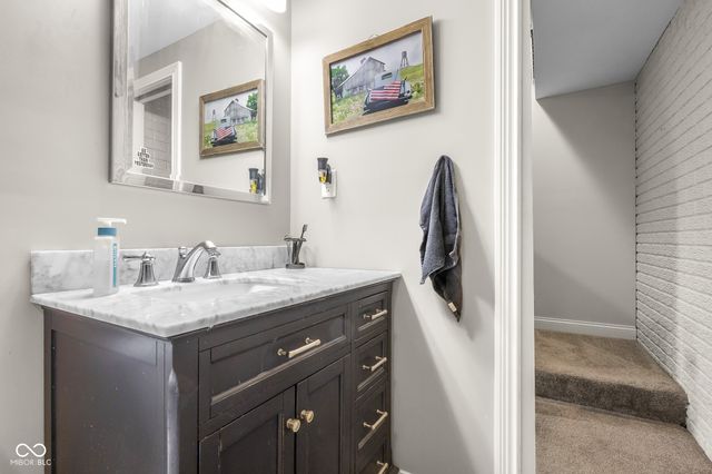 1935 Brookfield Court, Columbus, IN 47201