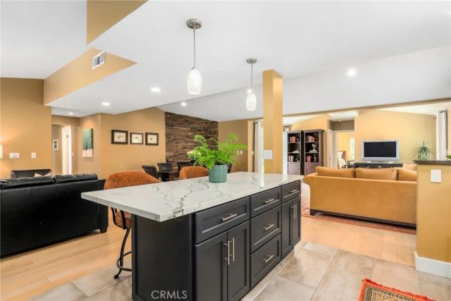20516 Aetna Street, Woodland Hills, CA 91367