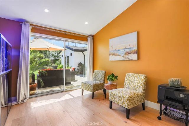 20516 Aetna Street, Woodland Hills, CA 91367