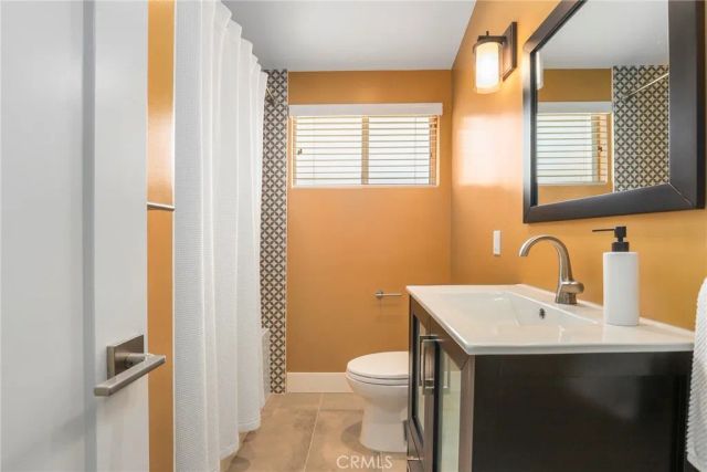 20516 Aetna Street, Woodland Hills, CA 91367