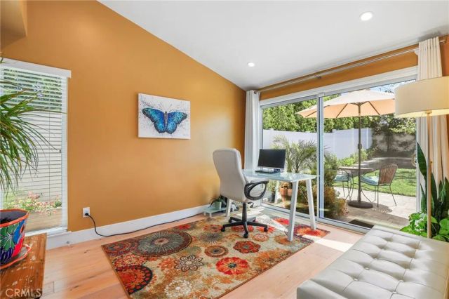 20516 Aetna Street, Woodland Hills, CA 91367