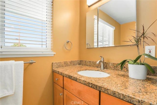 20516 Aetna Street, Woodland Hills, CA 91367