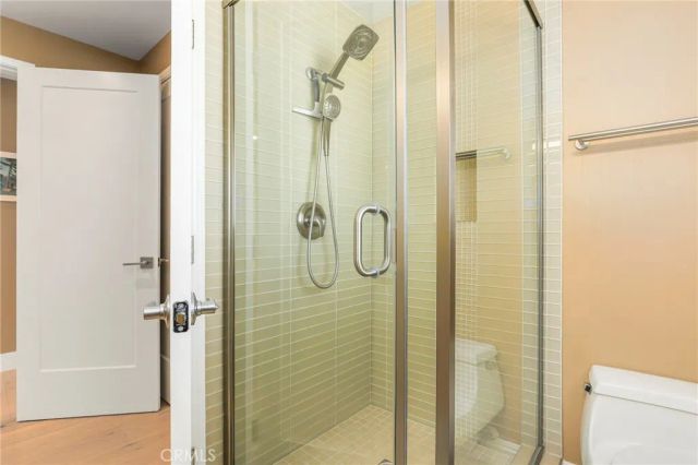 20516 Aetna Street, Woodland Hills, CA 91367
