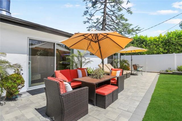 20516 Aetna Street, Woodland Hills, CA 91367