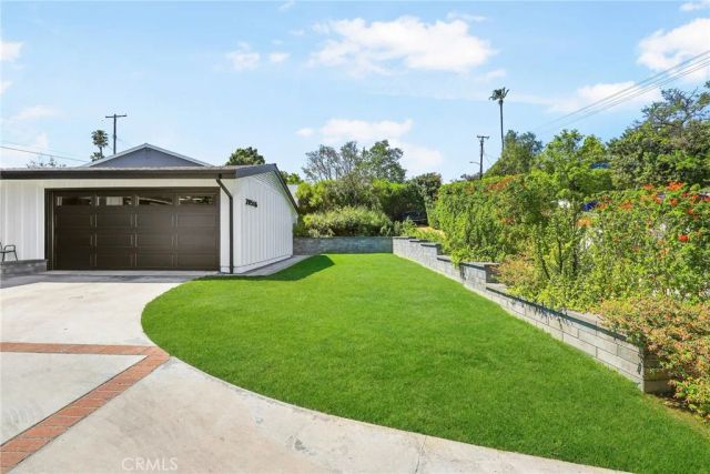 20516 Aetna Street, Woodland Hills, CA 91367
