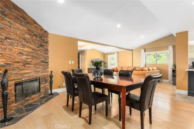 20516 Aetna Street, Woodland Hills, CA 91367